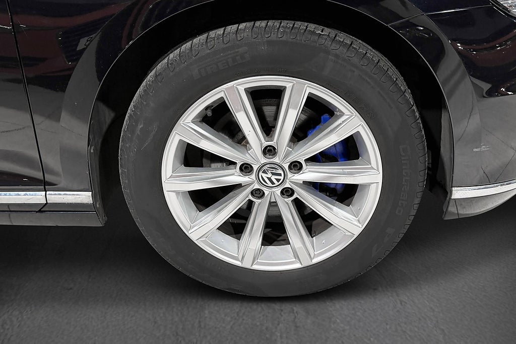 Volkswagen Passat GTE |Drag | Kamera | Nyservad | Låga mil 2018