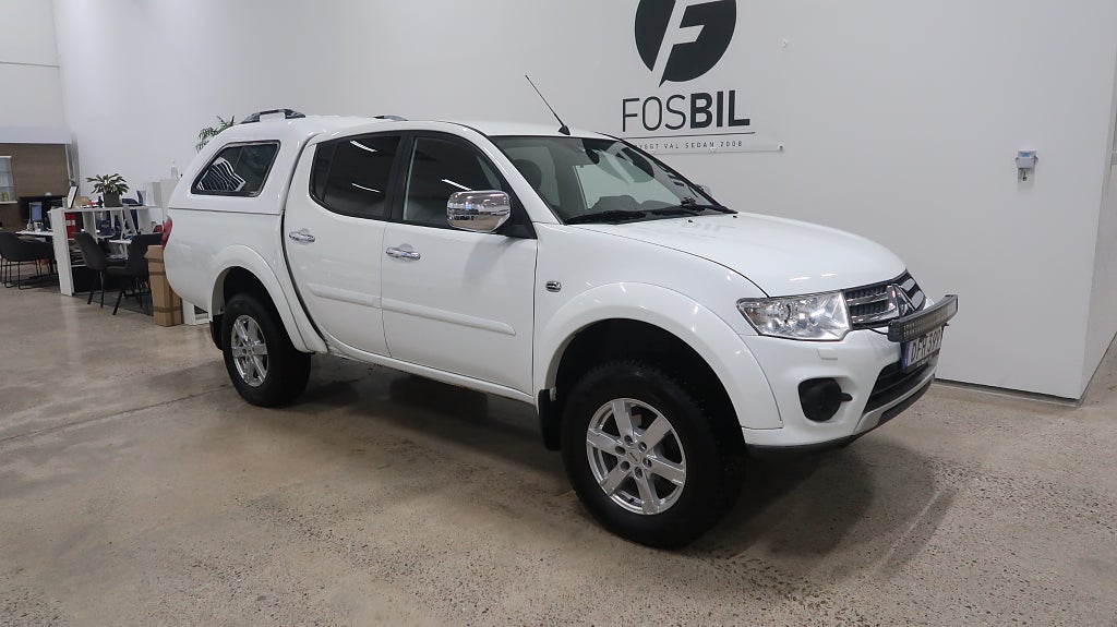 Mitsubishi L200 Dubbelhytt 2.5 4x4 Kåpa Nyservad Krok