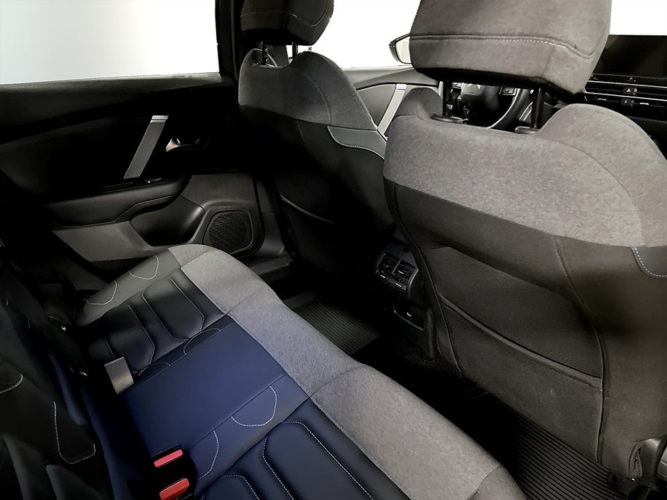 Bild på Citroën C4-X Shine 1.2 PT 130hk Aut B-KAMERA NAVI