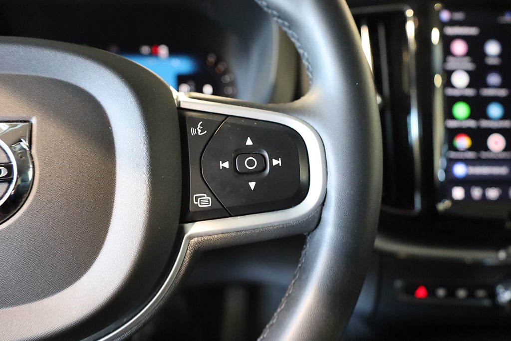 Volvo XC60 B4 AUT Momentum Advanced Navi Kamera Keyless CarPlay 2022