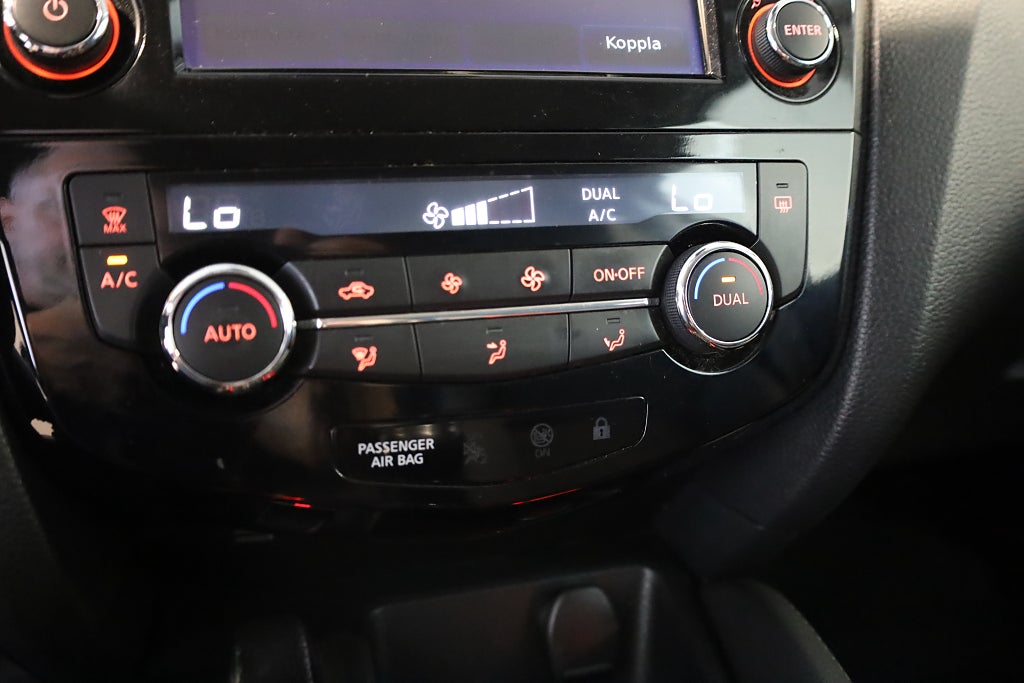 Nissan Qashqai 1.6 dCi N-Connecta 130HK Navi 360° Drag Keyless Blåtand 2017