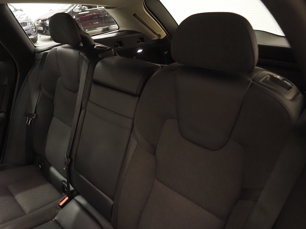 Volvo V90 T5 254hk Geartronic Momentum |Drag|Navi|Kamera| 2017