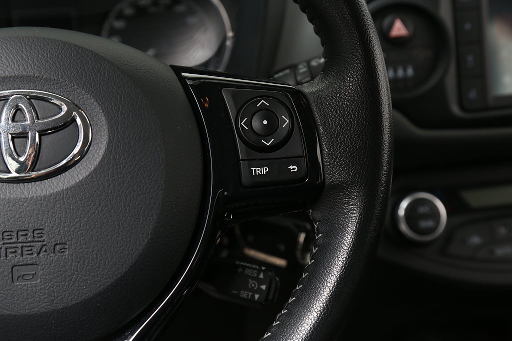 Toyota Yaris 1,5 Hybrid e-CVT Active Aut 5d Motorvärmare 2020