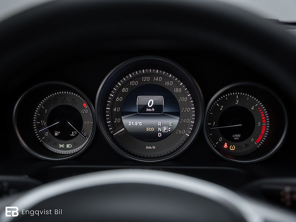 Mercedes-Benz E220 2016 - miniatyr 16