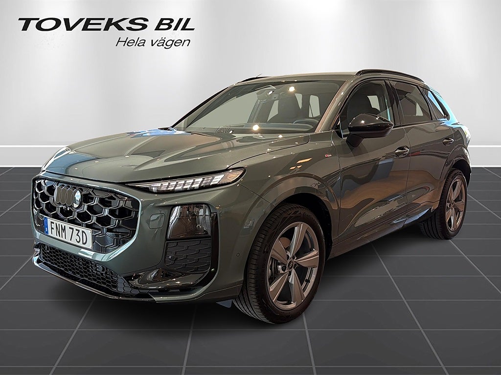 Audi Q3 SUV TFSI S-LINE 150 HK S TRONIC Svart optik
