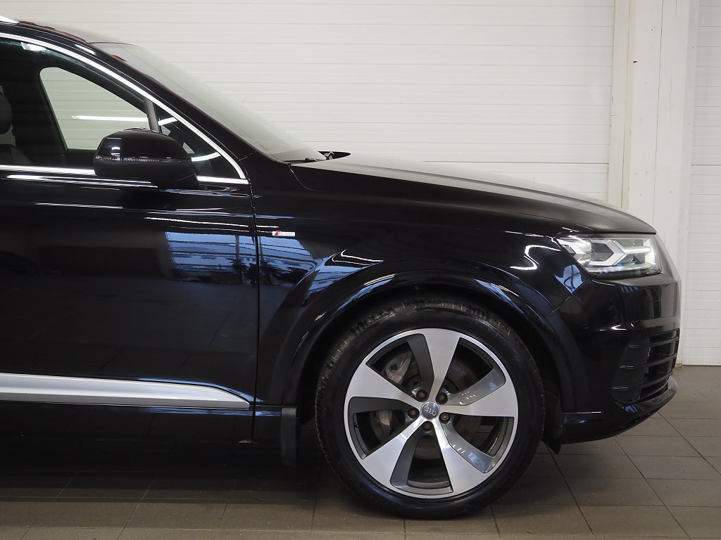 Audi Q7 3.0 TDI V6 272hk Quattro S Line 7-Sits Cockpit Bose Drag 2016