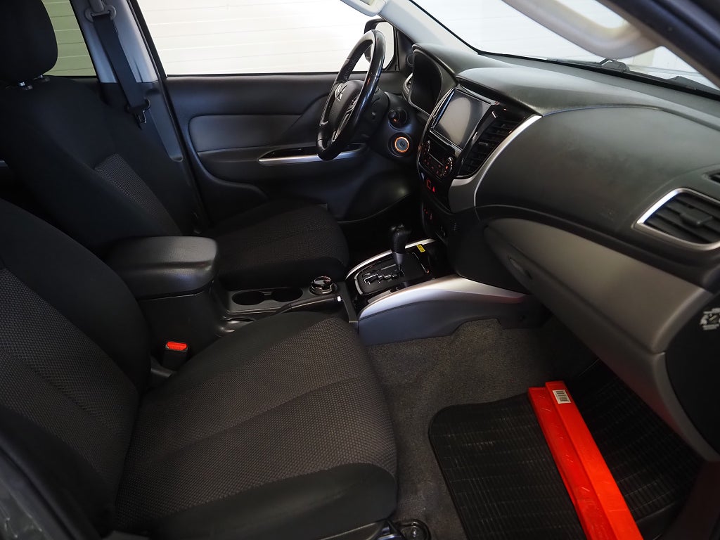 Mitsubishi L200 Dubbelhytt 2.2 Di-D 181hk | Dragkrok | Kåpa | Kamera | 2017