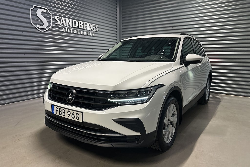 Volkswagen Tiguan 2.0 TDI 4Motion Base Backkamera Navi Värmare Drag Eu6