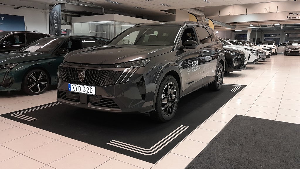 Peugeot 5008 GT HYBRID AUT Svart tak / Omgående Leverans
