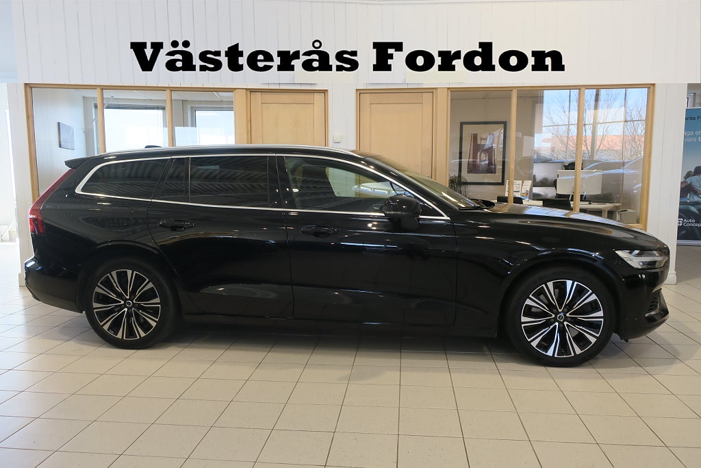 Volvo V60 Recharge T6 AWD Core Bright Drag Värmare Google Moms