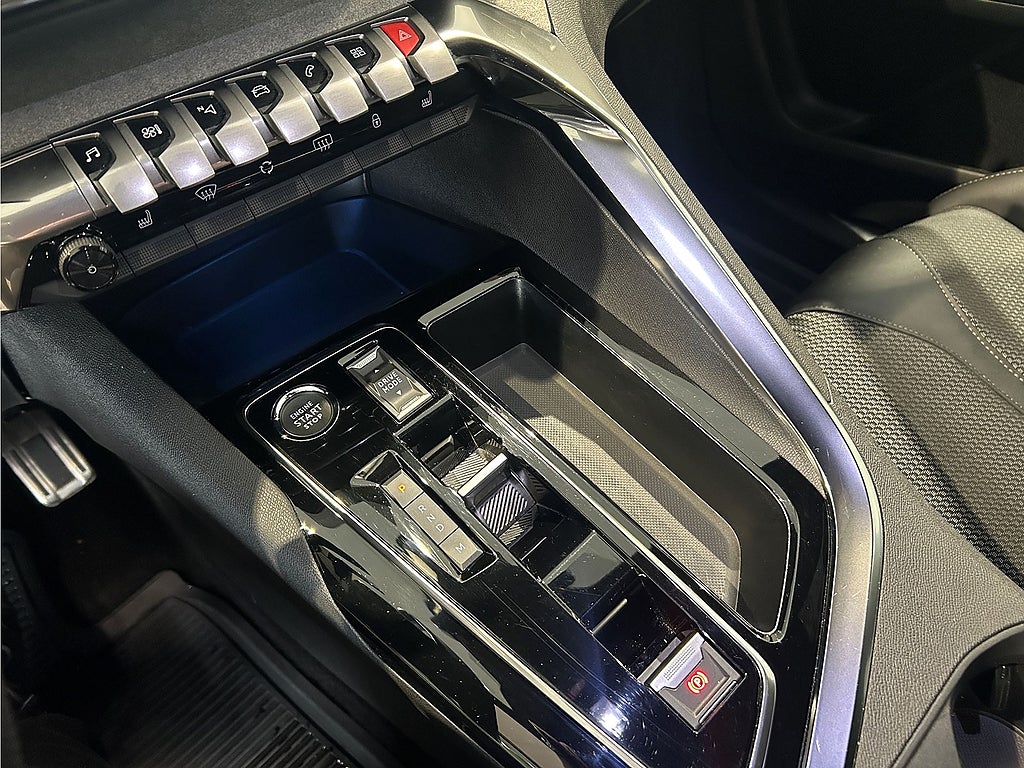 Bild på Peugeot 3008 GT 1.2 PT 130hk Aut - B-KAMERA,NAVI,CARPLAY