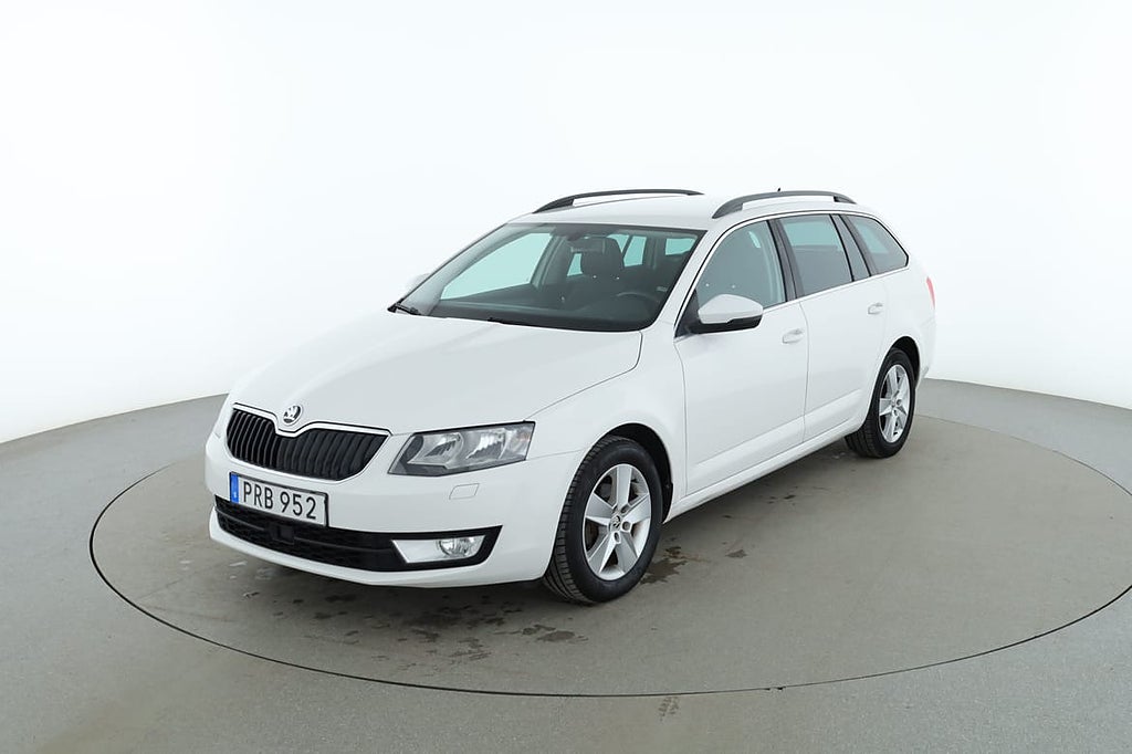 Skoda Octavia Kombi 1.2 TSI Ambition / Värmare, Drag, CarPlay
