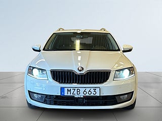 Skoda Octavia Kombi 1.8 TSI 4×4 Drag/P-sens/AdaptivFart/MoK-värm – bild 2