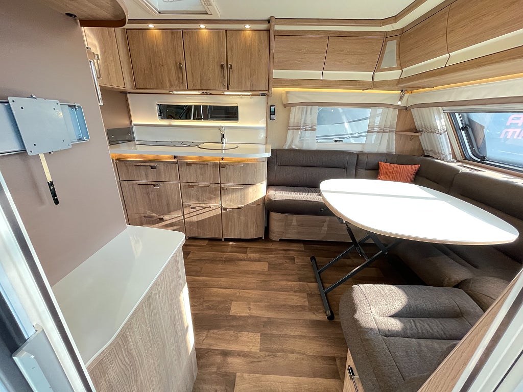 Kabe Smaragd 520 XL KS / ALDE / AC / Året runt standard / 1995kr/mån  - Kabe