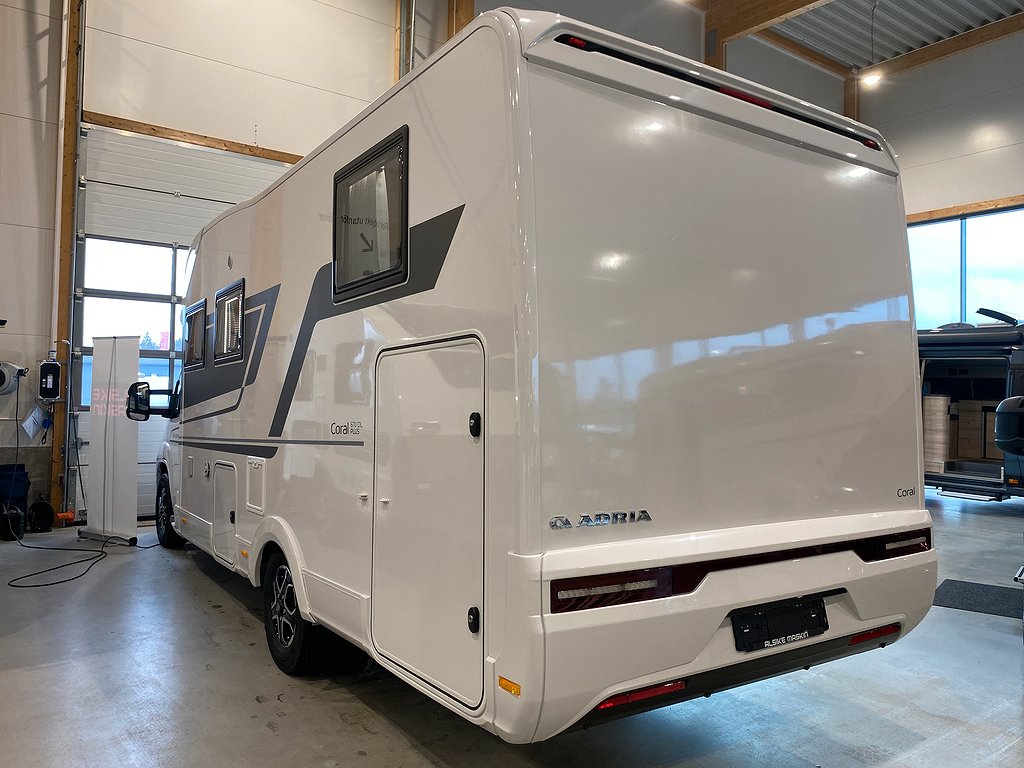 Adria Coral 670 DL Plus  3500 kg / Face to Face / Aut 140hk - Adria