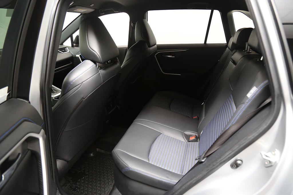 Toyota RAV4 2,5 Hybrid AWD-i E-CVT 222hk Leasbar 2025