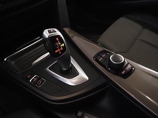 Sedan BMW 320 17 av 21
