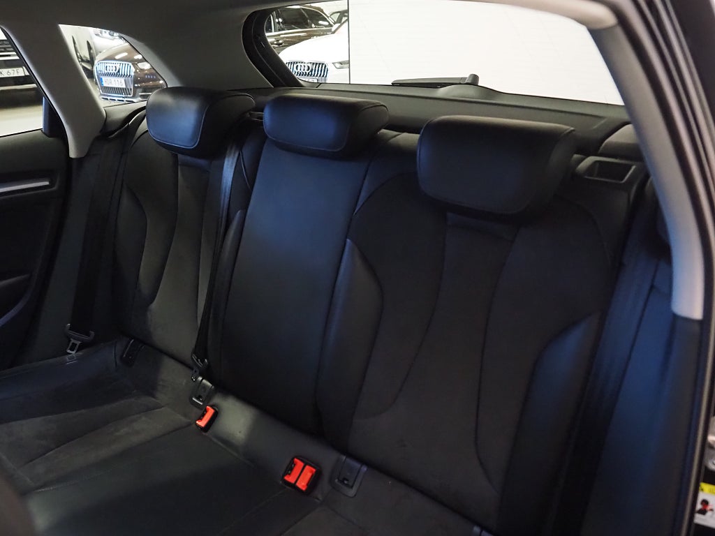 Audi A3 SB 2.0 TDI 150hk S Tronic S-Line M-Värm Navi Alcantara 2015