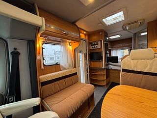 Husbil-halvintegrerad Bürstner Solano T 615 4 av 20