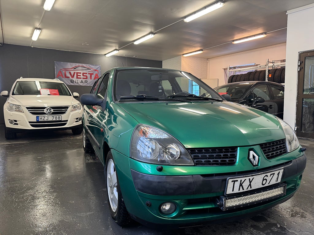 Renault Clio 5-dörrars Halvkombi 1.2 Expression/Nyservad