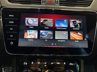 Skoda Superb 2.0 TSI 4x4 Business L&K 272 hk S&V/Navi/Pvärm