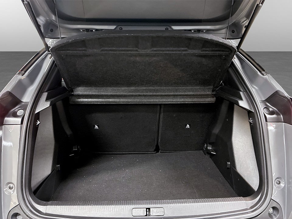 Bild på Peugeot 2008 ALLURE 1.2 PT 130hk Aut CARPLAY BACKKAMERA