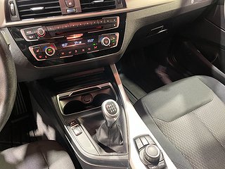 Halvkombi BMW 118I 16 av 20