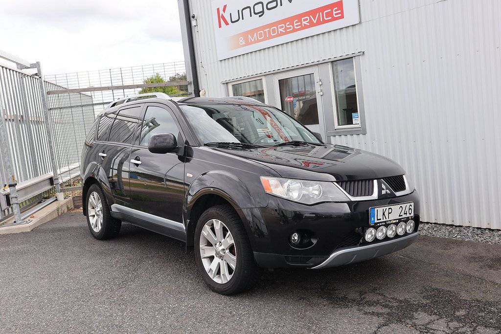 Mitsubishi Outlander 2.4 4WD, Automat, 7 sits