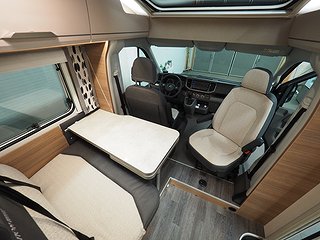 Husbil-halvintegrerad Knaus Van TI 640 MEG Vansation MAN 4 av 16