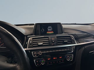 BMW 320D xDrive Sedan S&V-hjul/Farthållare/Parkeringssensorer