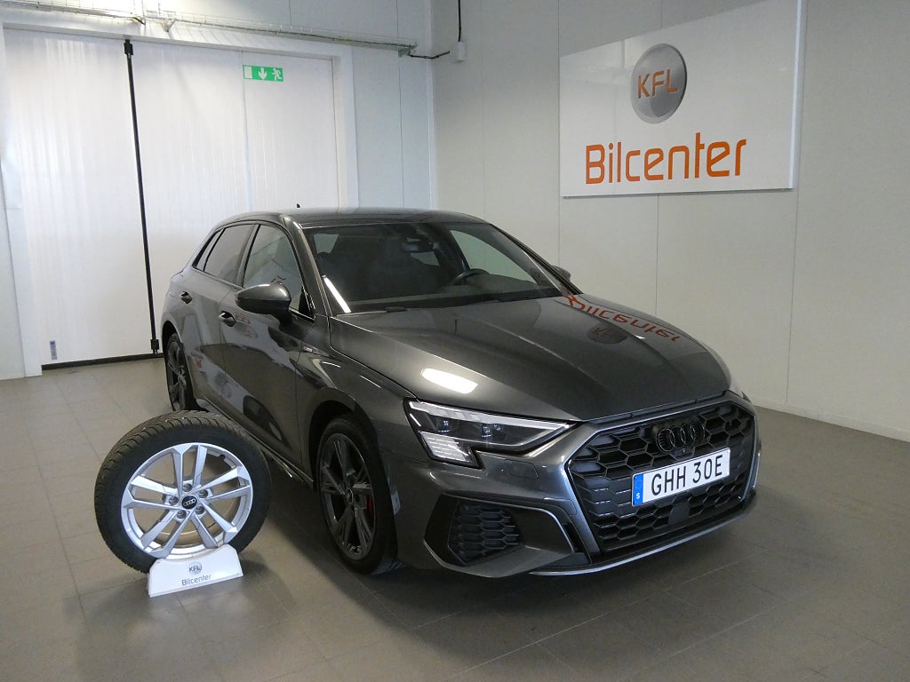 Audi A3 45 TFSI e S line Värmare-B&O-360°-Carplay-SoV 