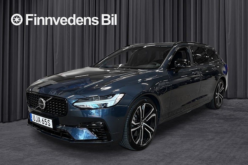 Volvo V90 Recharge T8 Ultimate Dark *KAMPANJ*/S-V-hjul/360 kamera/drag/N..