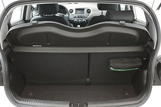 Halvkombi Hyundai i10 24 av 24