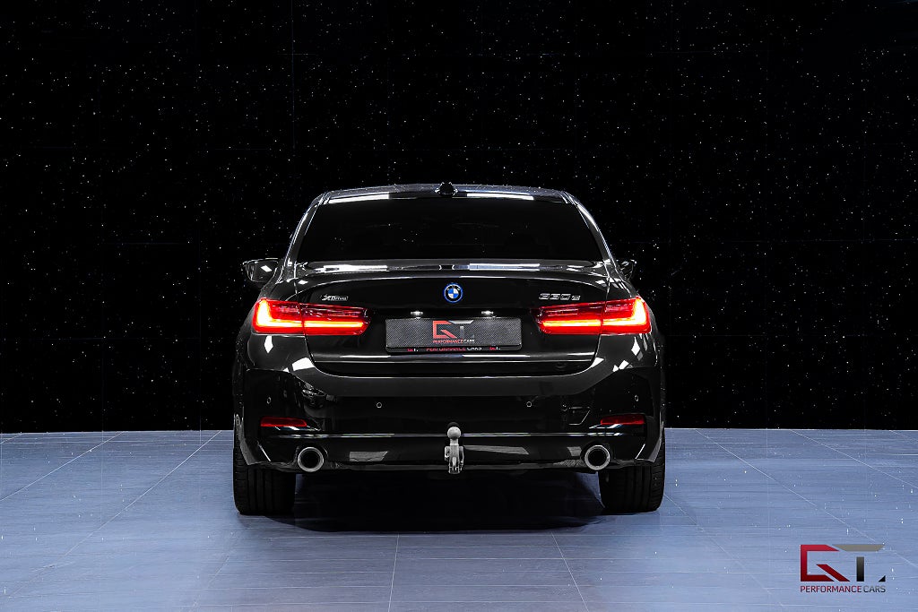 BMW 330e xDrive MOMS Comfort Drag Akustikrutor Värmare Keyless