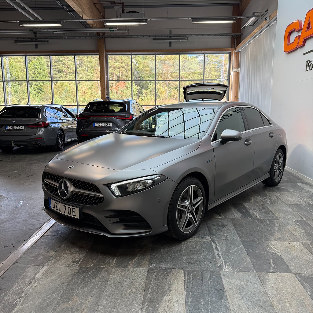 Mercedes-Benz A 250 e Sedan 8G-DCT AMG Line Backkamera 218hk