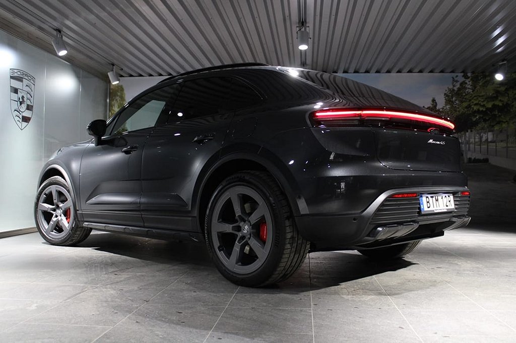 Porsche Macan 4S Electric