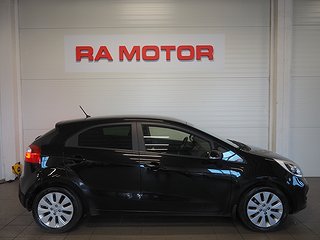 Halvkombi Kia Rio 4 av 18
