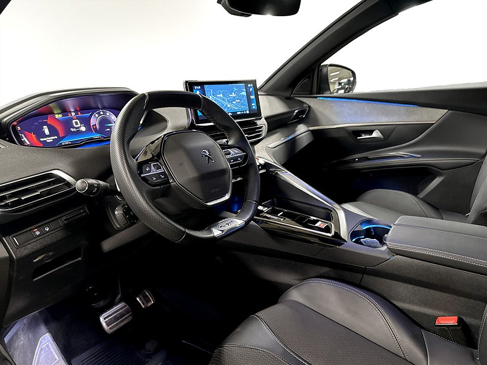 Bild på Peugeot 5008 GT 1.2 PT 130hk Aut 7-SITS B-KAMERA CARPLAY