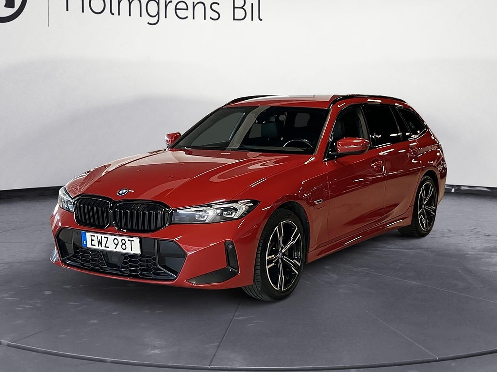 BMW 330e xDrive Touring LCI M Sport Drag HiFi Aktivfart Kamera Rattvärme