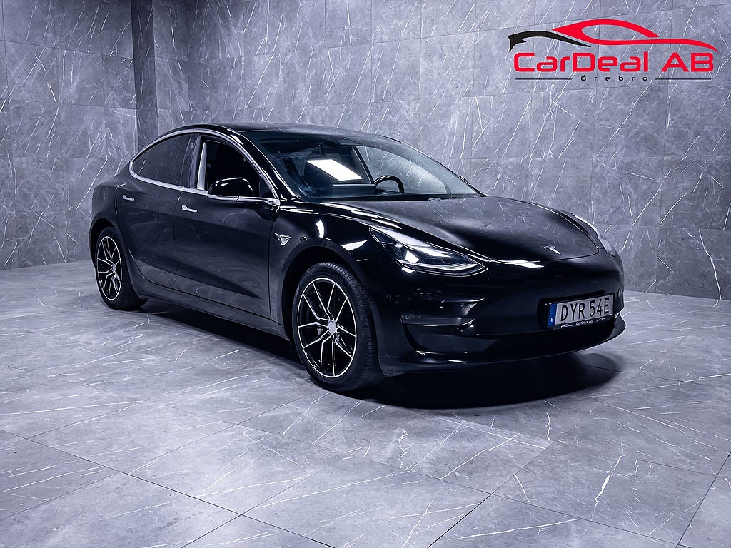 Tesla Model 3 Standard Range Plus 306hk Pano Kamera Läder Drag