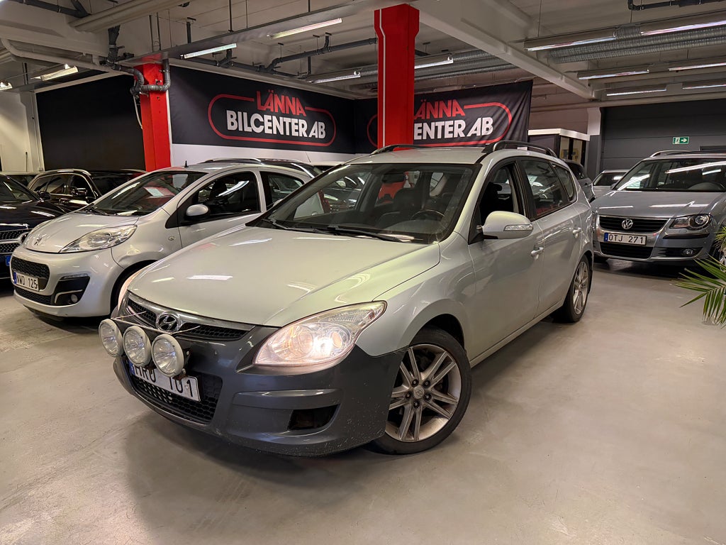 Hyundai i30 cw 2.0 CRDi Drag Skinn Nybesiktad Motorvärmare 