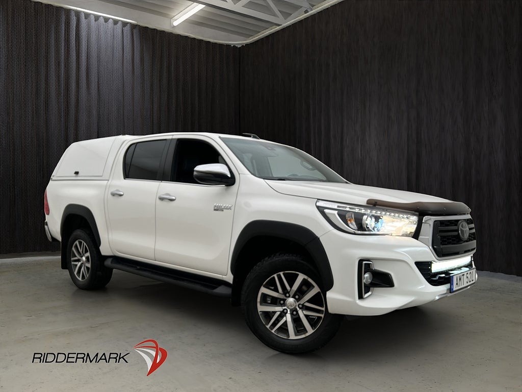 Toyota Hilux Ultimate 2.4 AWD Dragkrok Diff Kåpa Skinn Moms