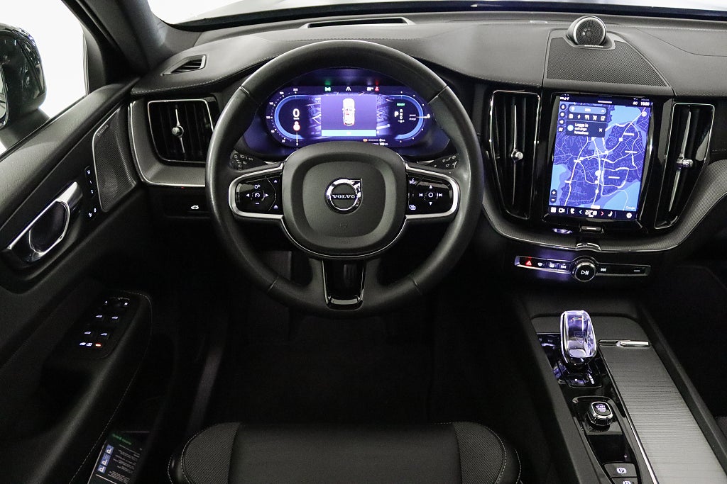 Volvo XC60 II Recharge T8 AWD R-Design Polestar Pano B&W HuD