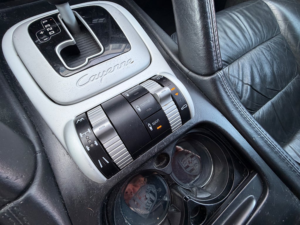 Porsche Cayenne 2006 - miniatyr 15