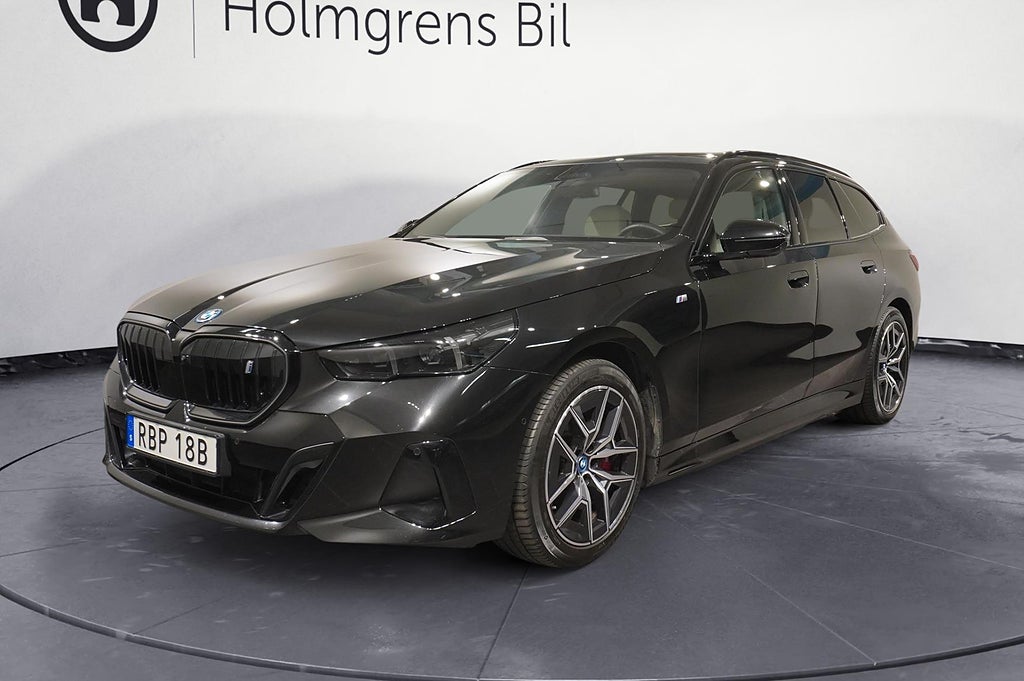 BMW i5 xDrive40 Touring xDrive M Sport Pro Panorama DA Pro Drag