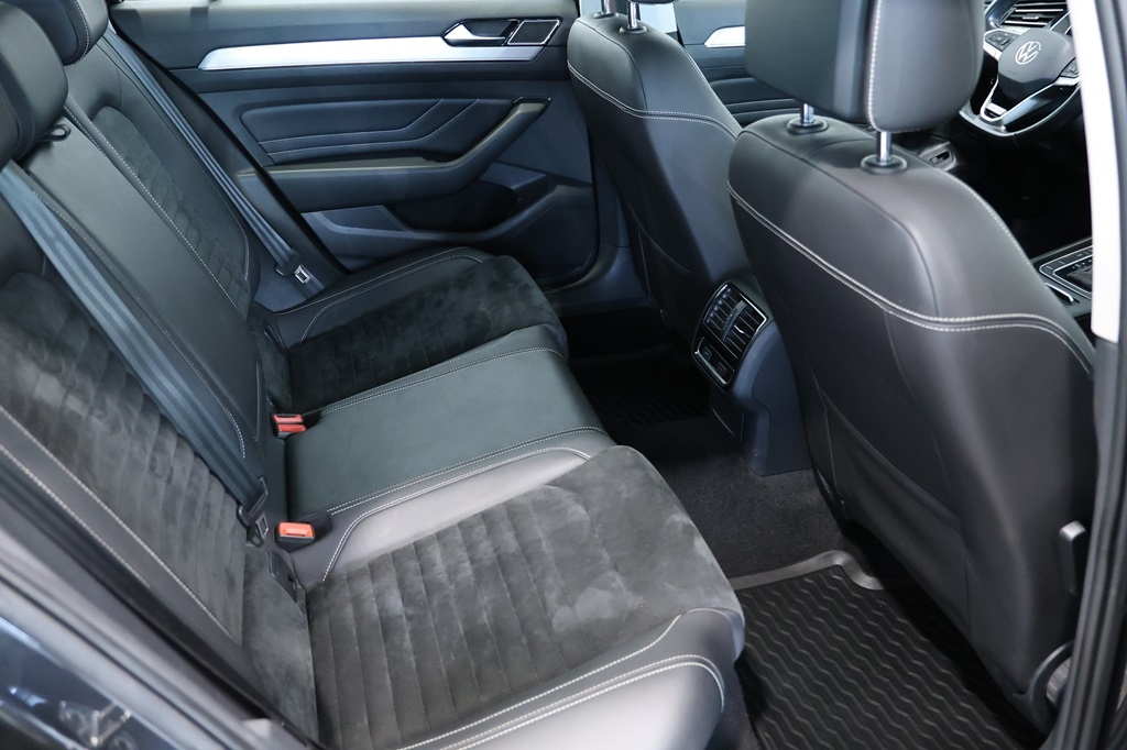 Volkswagen Passat 2021, bild 6/10