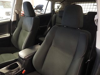 SUV Toyota RAV4 15 av 22