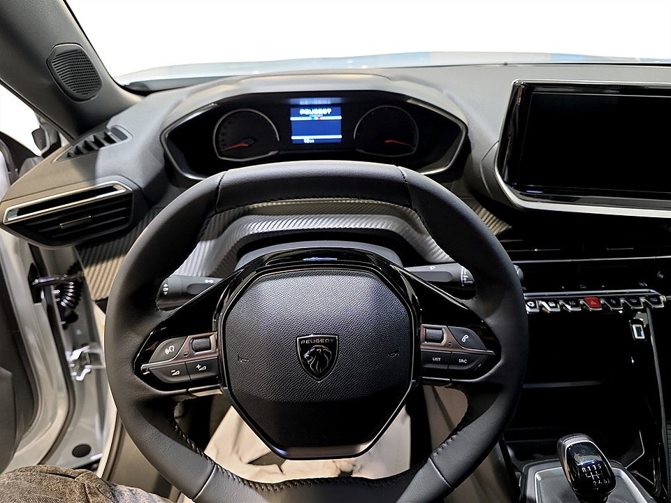 Bild på Peugeot 2008 Style 1.2 PT 100hk CARPLAY BACKSENSORER