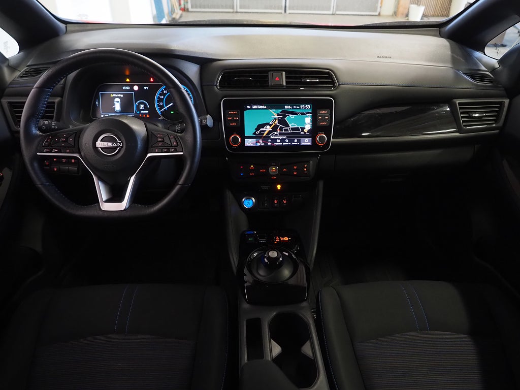 Nissan Leaf N-Connecta 40kWh | Värmepump | 360° Kamera | Moms | Nav 2023