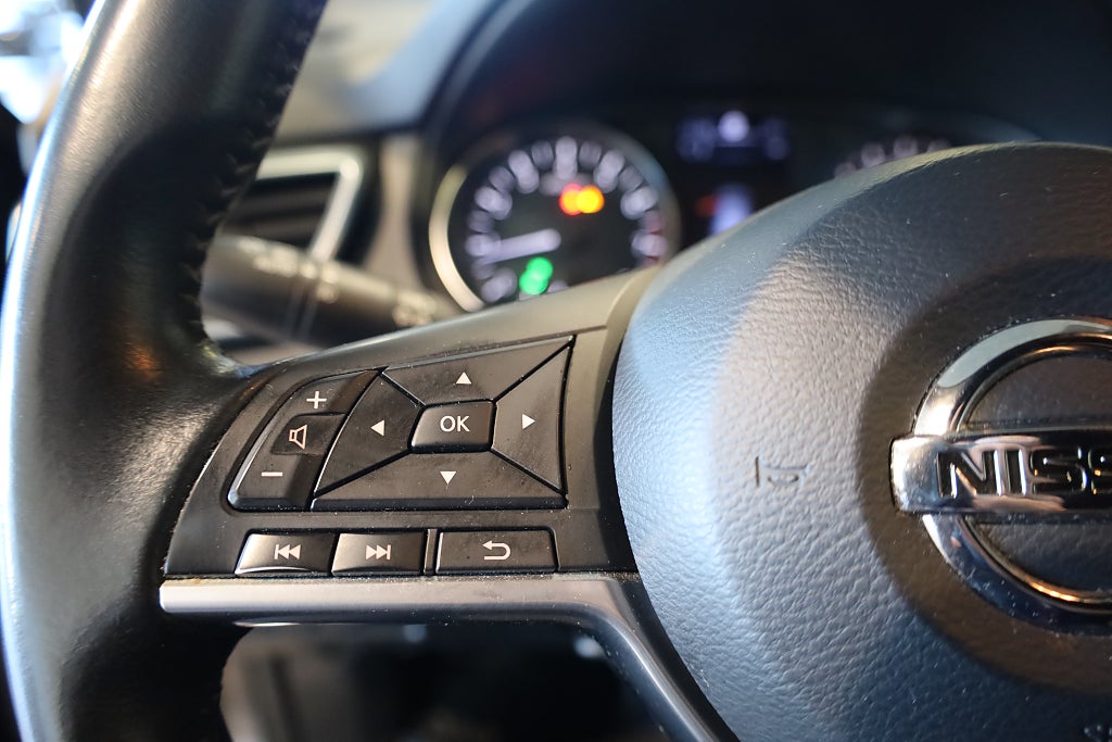 Nissan Qashqai 1.2 DIG-T XTRONIC-CVT Navi 360° Läder PDC Blåtand 2018